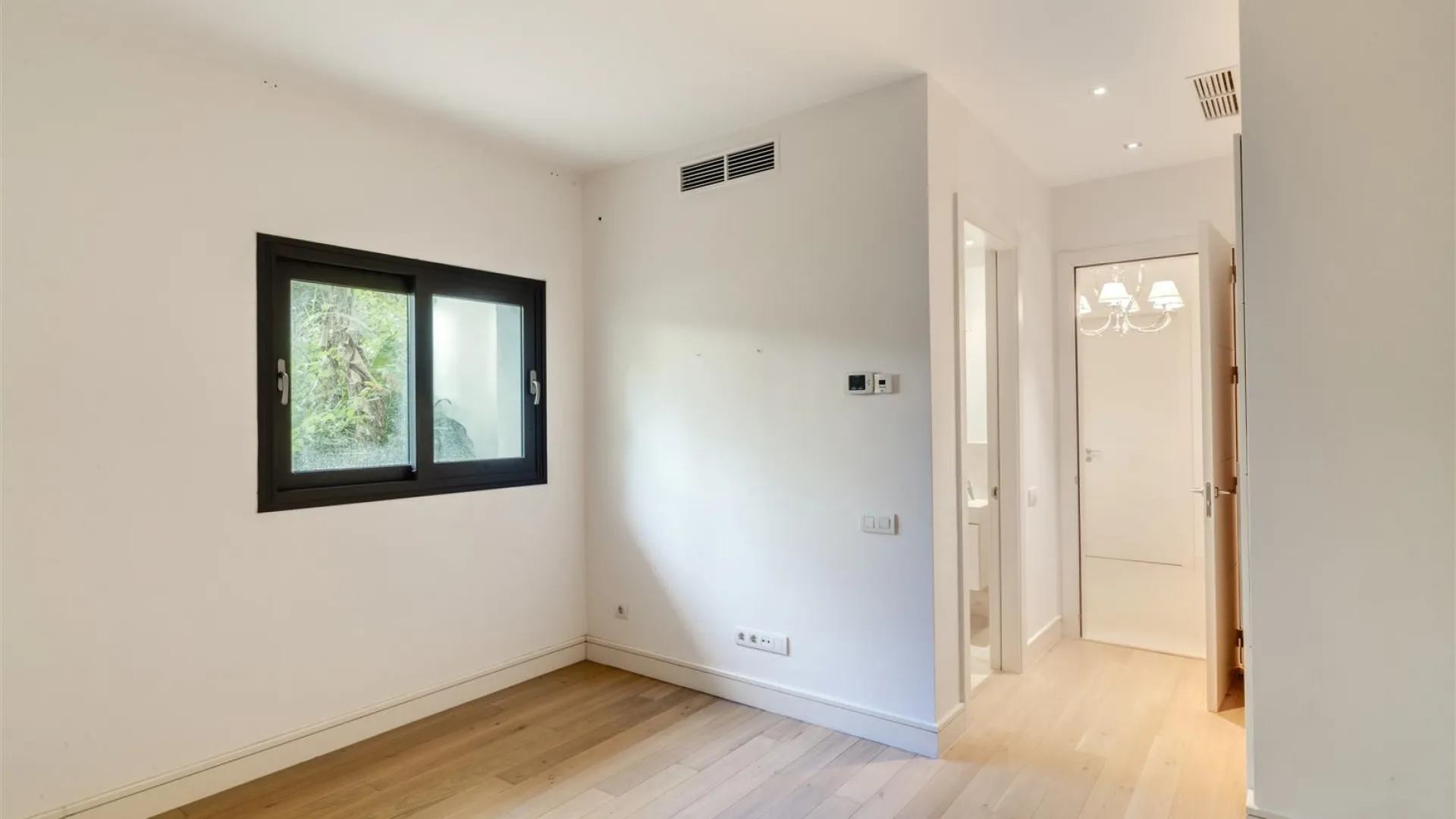 Villa a la venta en Lomas de Magna Marbella de 6 dormitorios