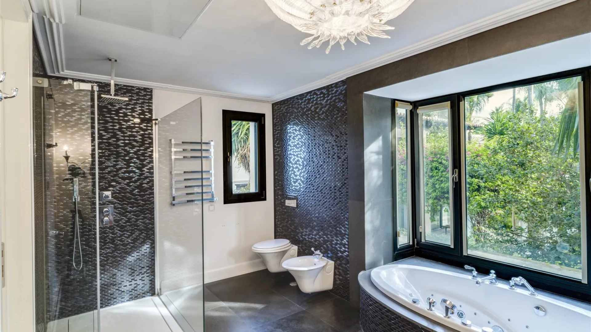 Villa a la venta en Lomas de Magna Marbella de 6 dormitorios