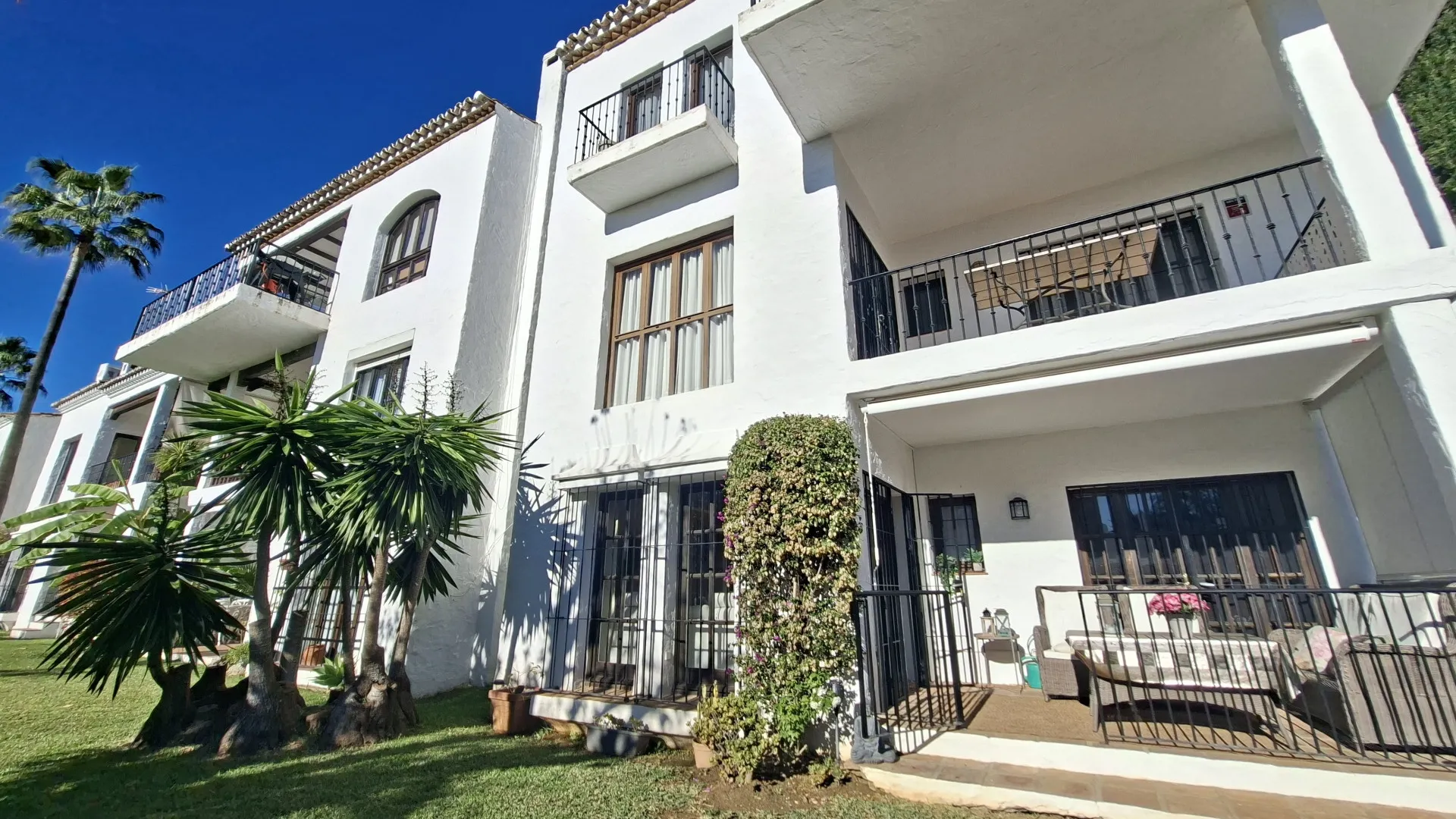 3 bedrooms Las Cascadas ground floor apartment for sale