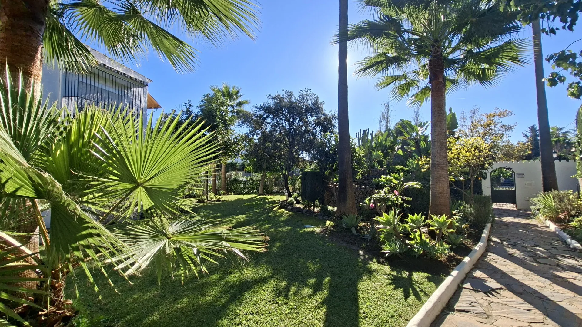 3 bedrooms Las Cascadas ground floor apartment for sale