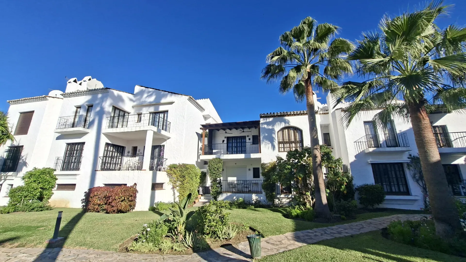 3 bedrooms Las Cascadas ground floor apartment for sale