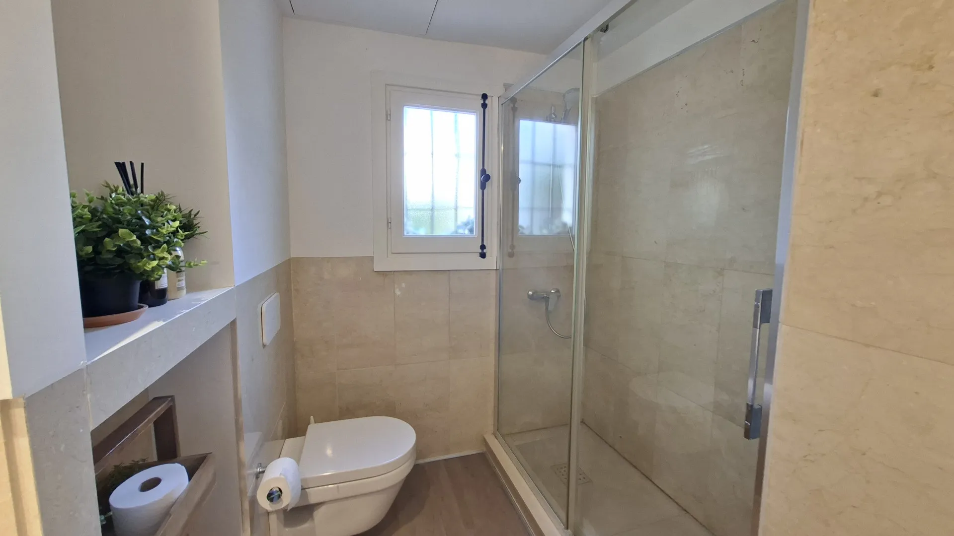 3 bedrooms Las Cascadas ground floor apartment for sale