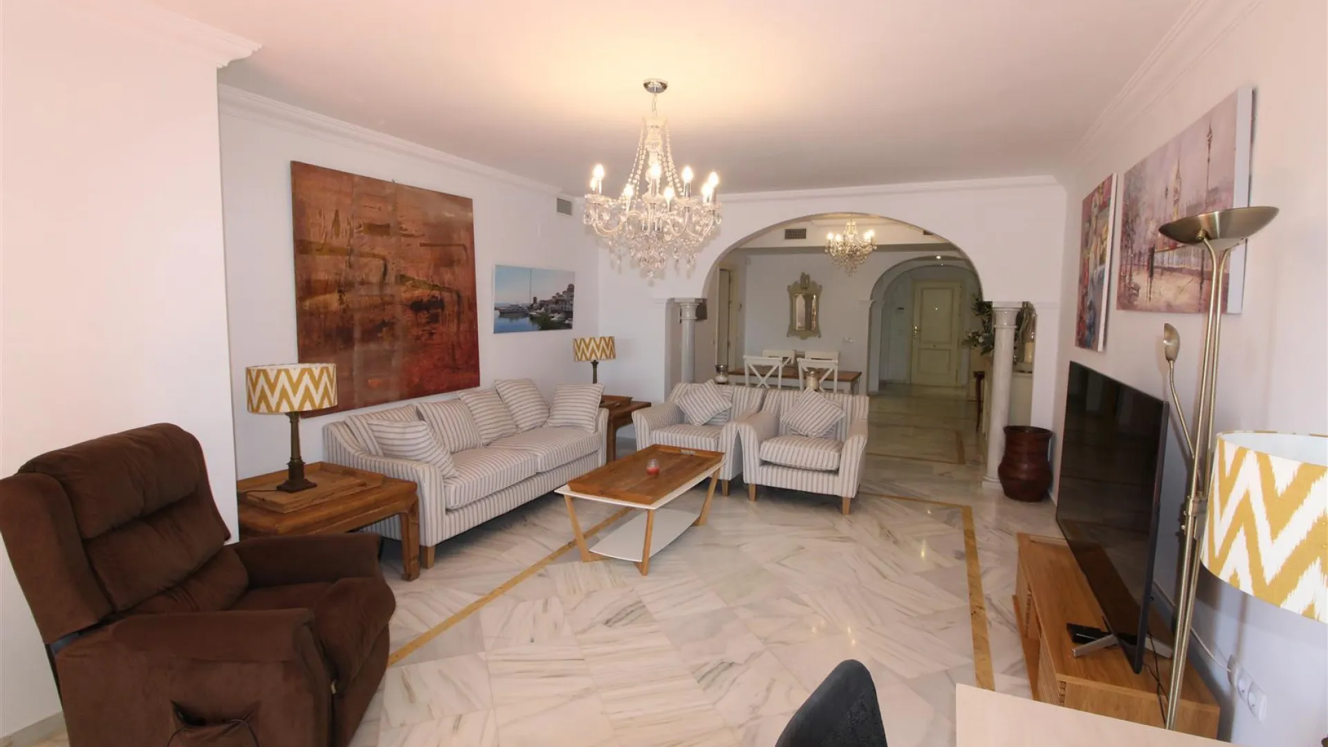 Buy apartment with 2 bedrooms in Magna Marbella