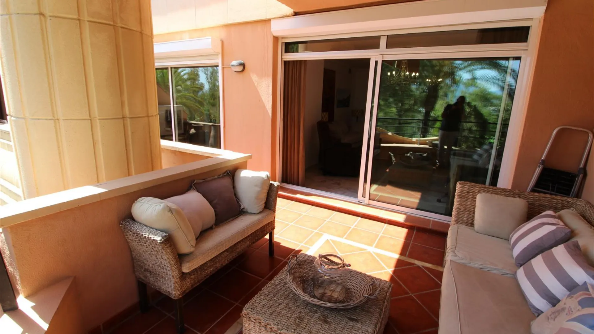 Buy apartment with 2 bedrooms in Magna Marbella