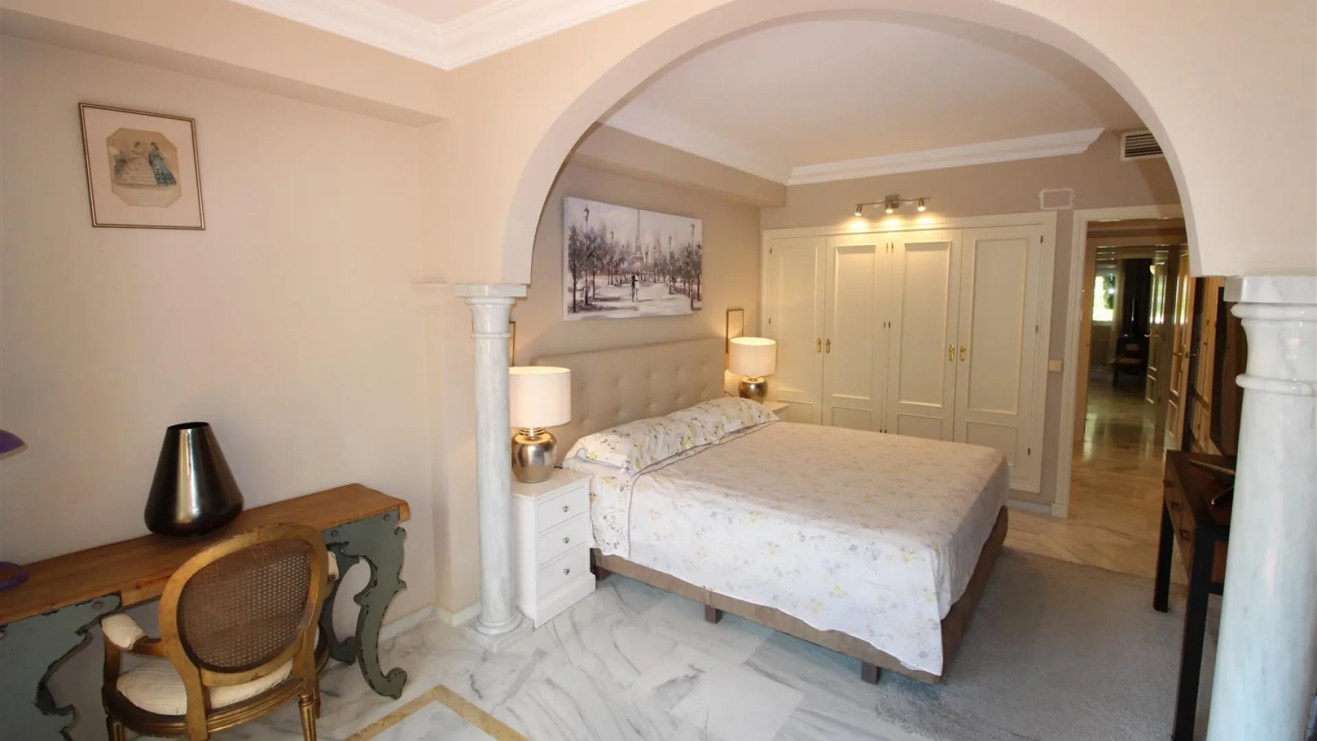 Buy apartment with 2 bedrooms in Magna Marbella