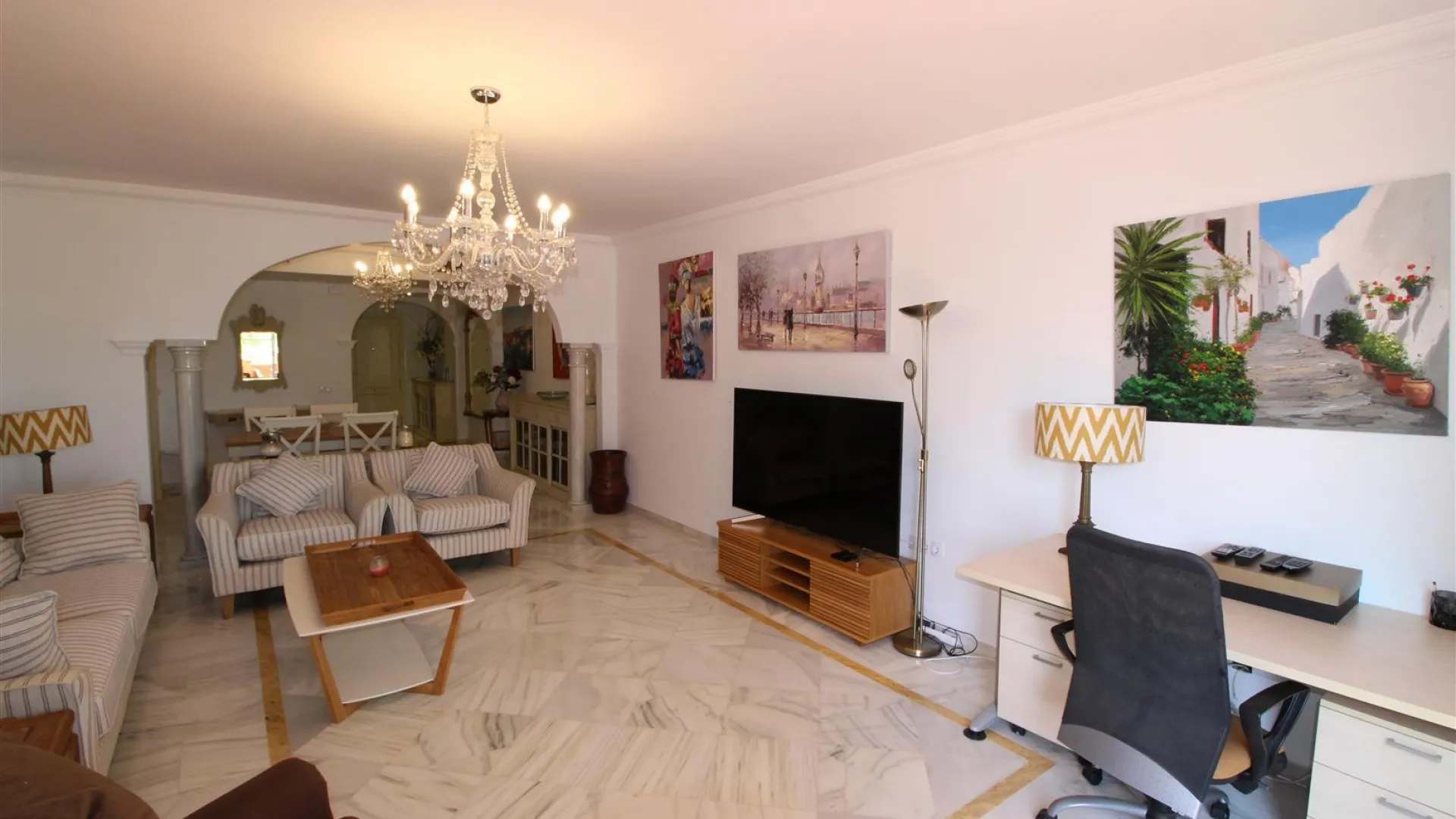 Buy apartment with 2 bedrooms in Magna Marbella