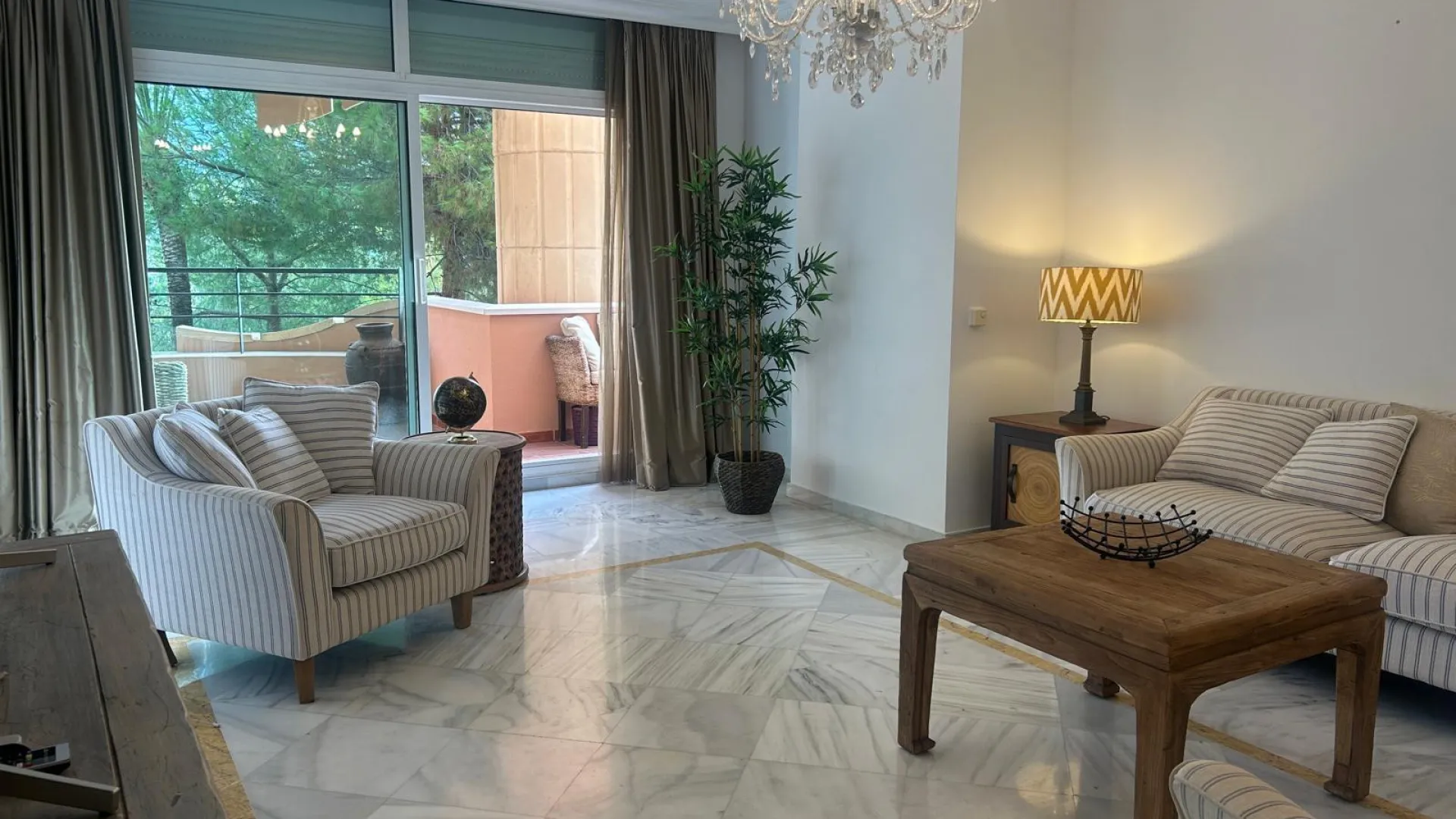 Buy apartment with 2 bedrooms in Magna Marbella