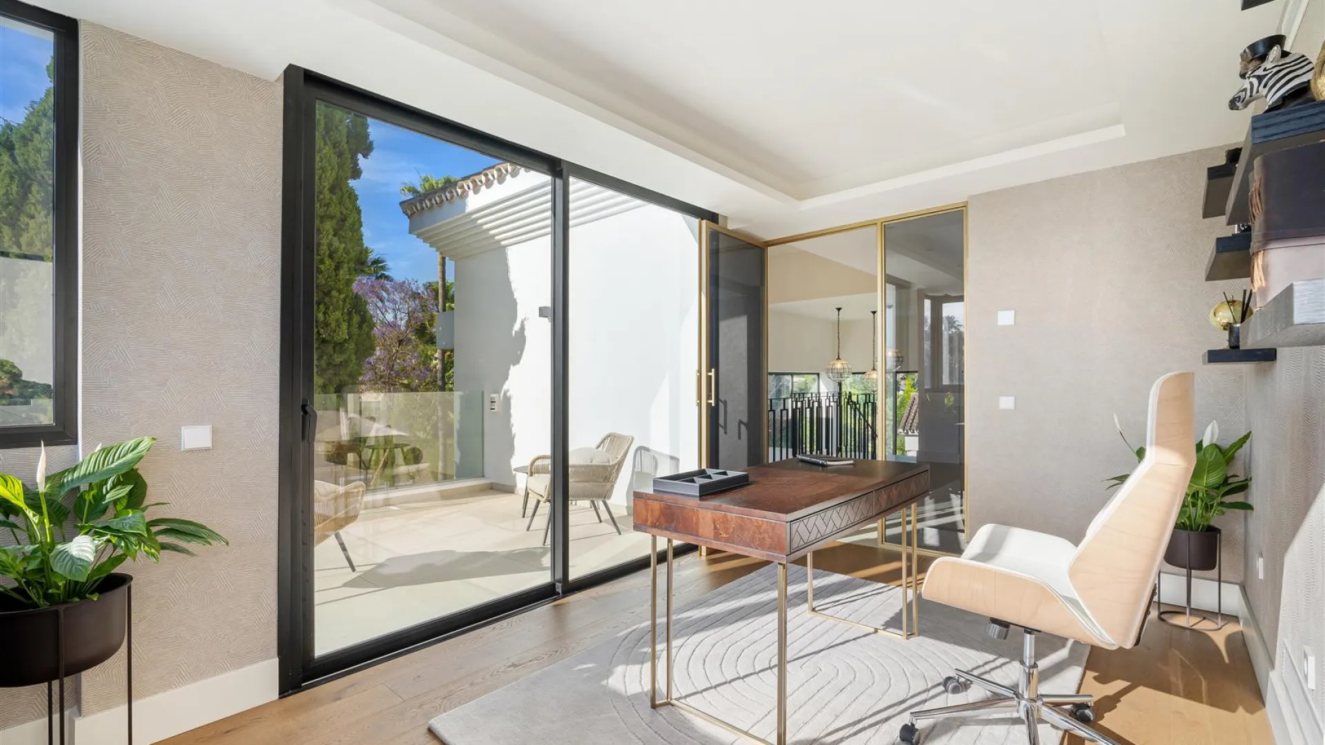 For sale Los Naranjos villa with 6 bedrooms