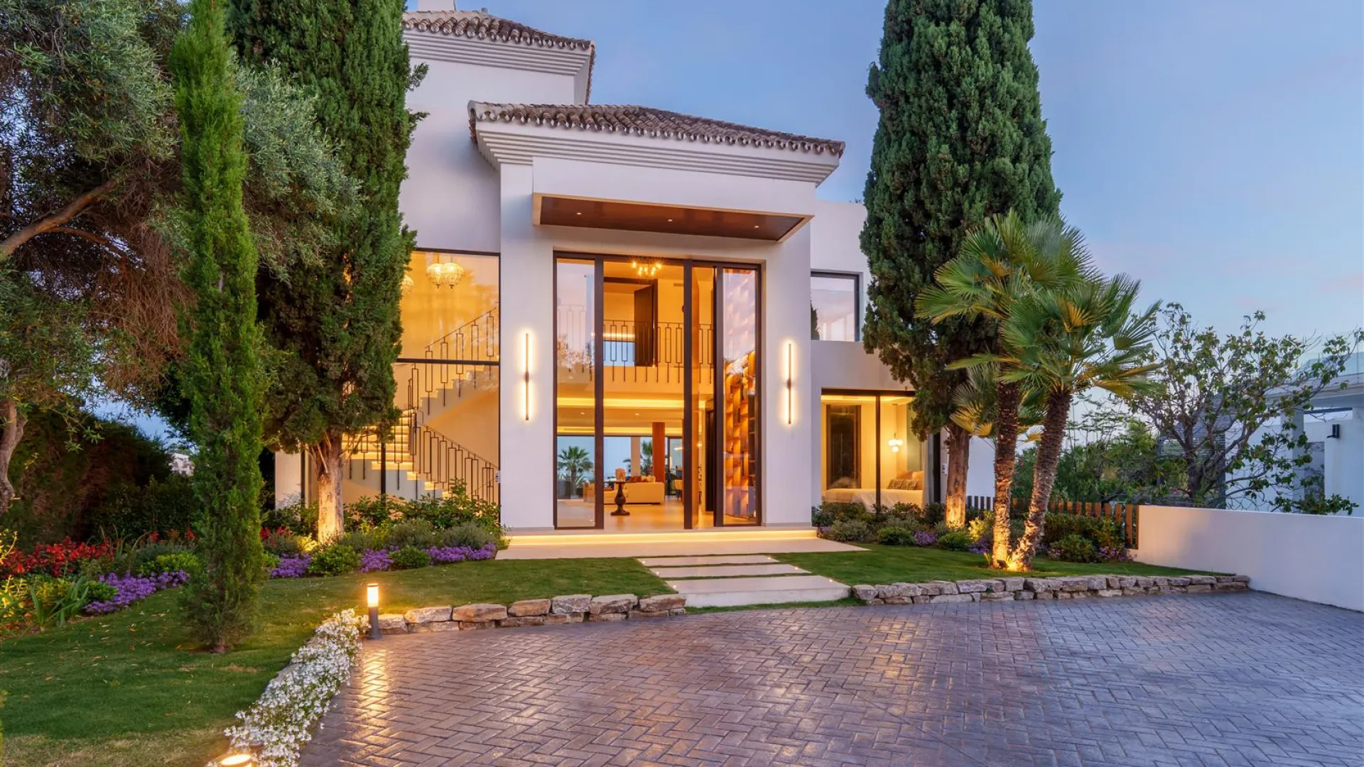 For sale Los Naranjos villa with 6 bedrooms