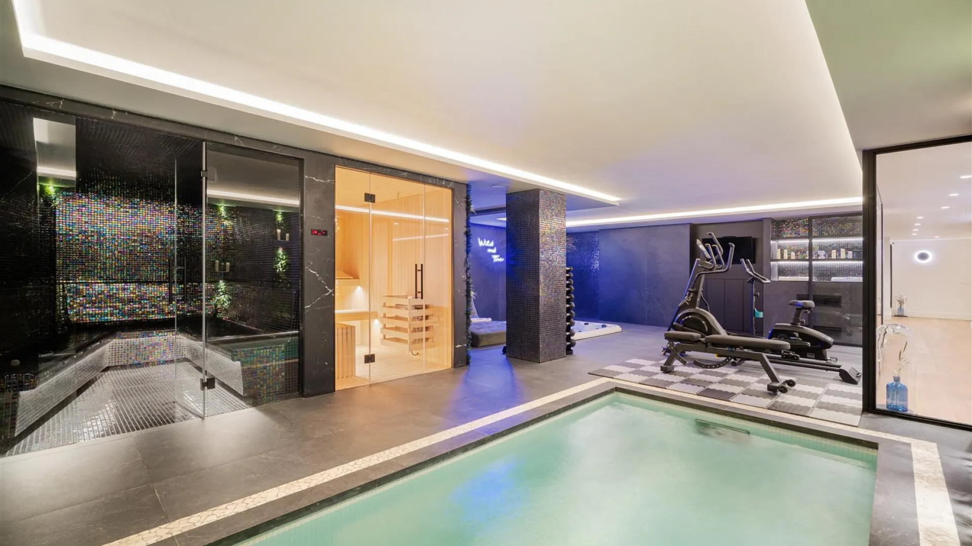 For sale Los Naranjos villa with 6 bedrooms