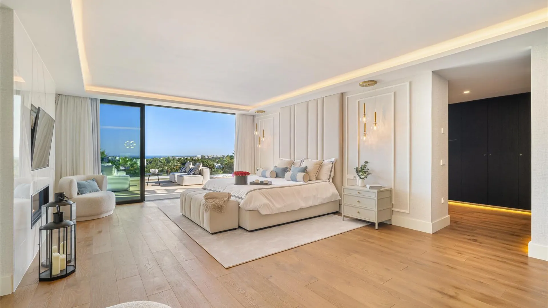 For sale Los Naranjos villa with 6 bedrooms