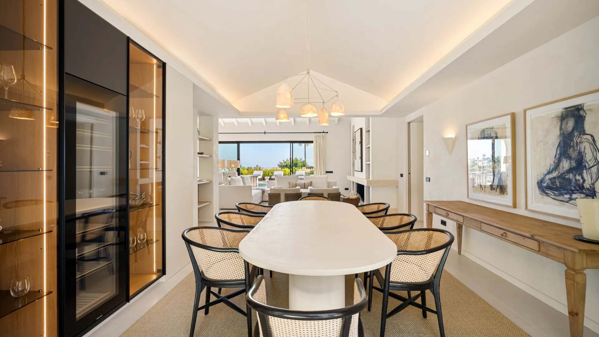 Comprar villa de 4 dormitorios en Nueva Andalucia