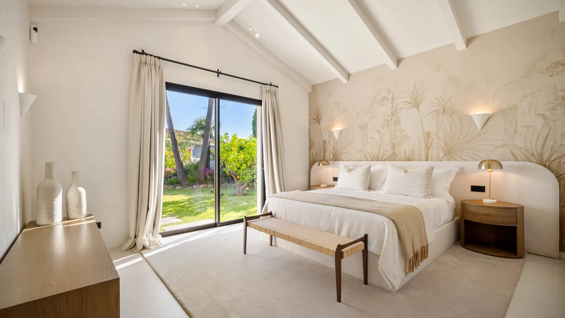 Comprar villa de 4 dormitorios en Nueva Andalucia