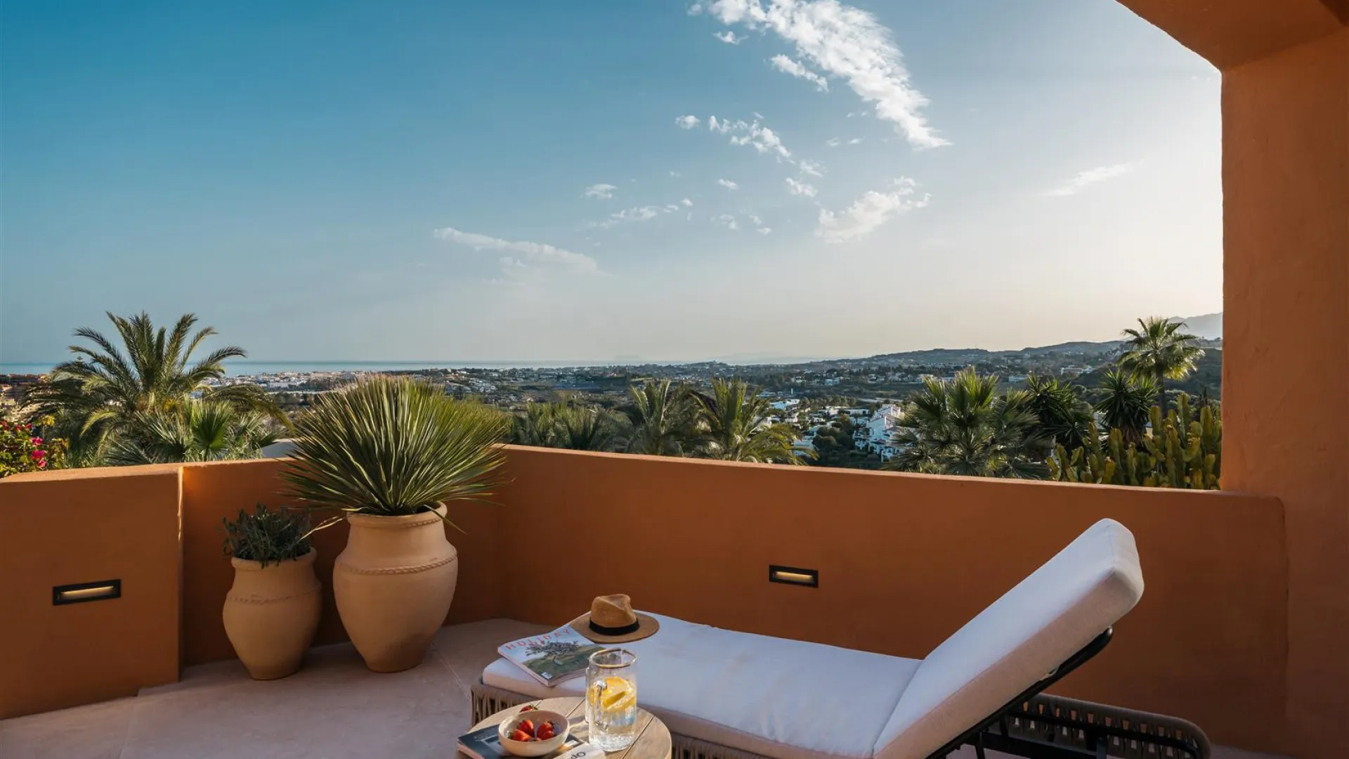 4 bedrooms ground floor apartment for sale in Les Belvederes