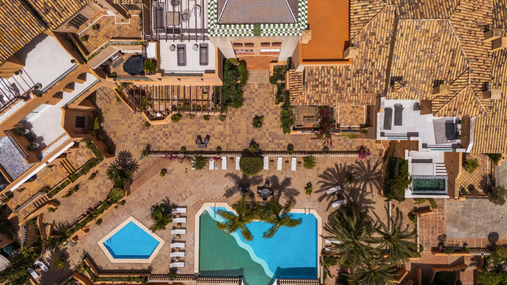 4 bedrooms ground floor apartment for sale in Les Belvederes