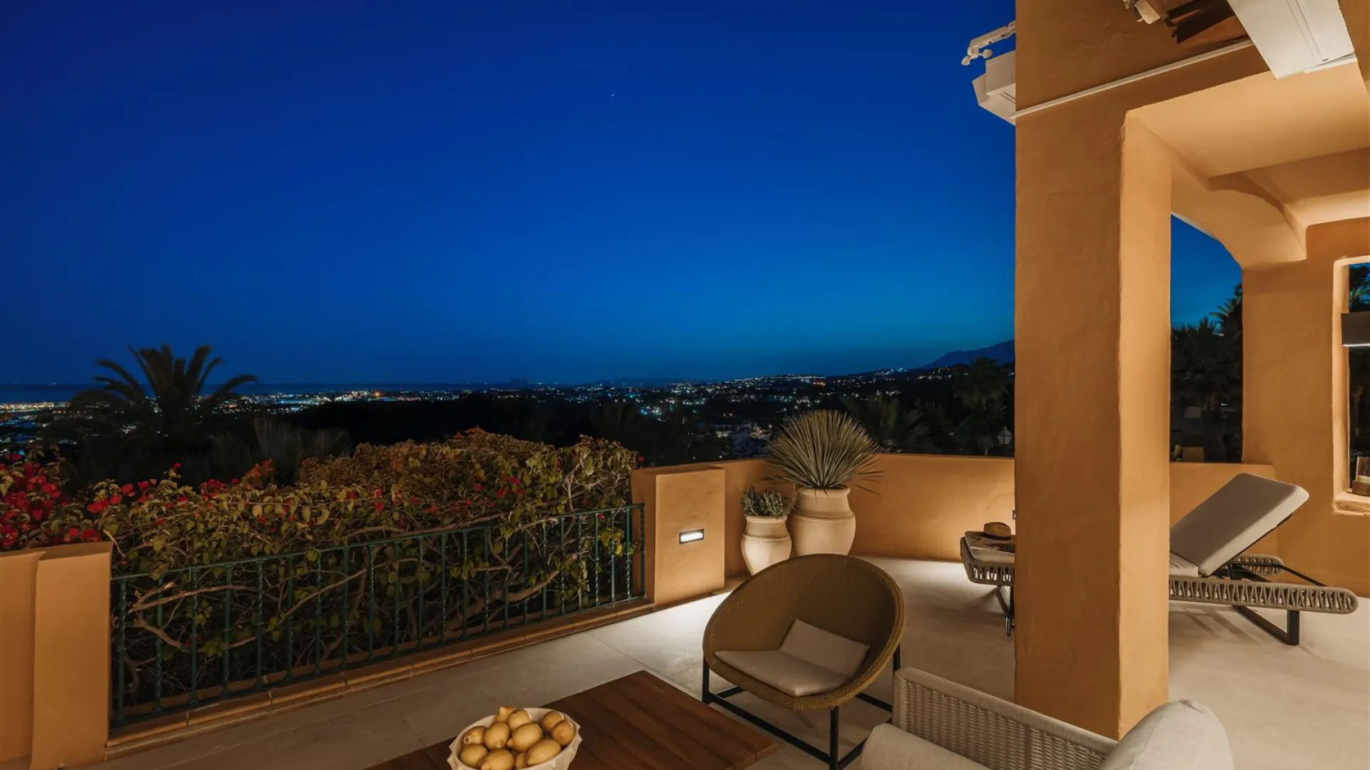 4 bedrooms ground floor apartment for sale in Les Belvederes