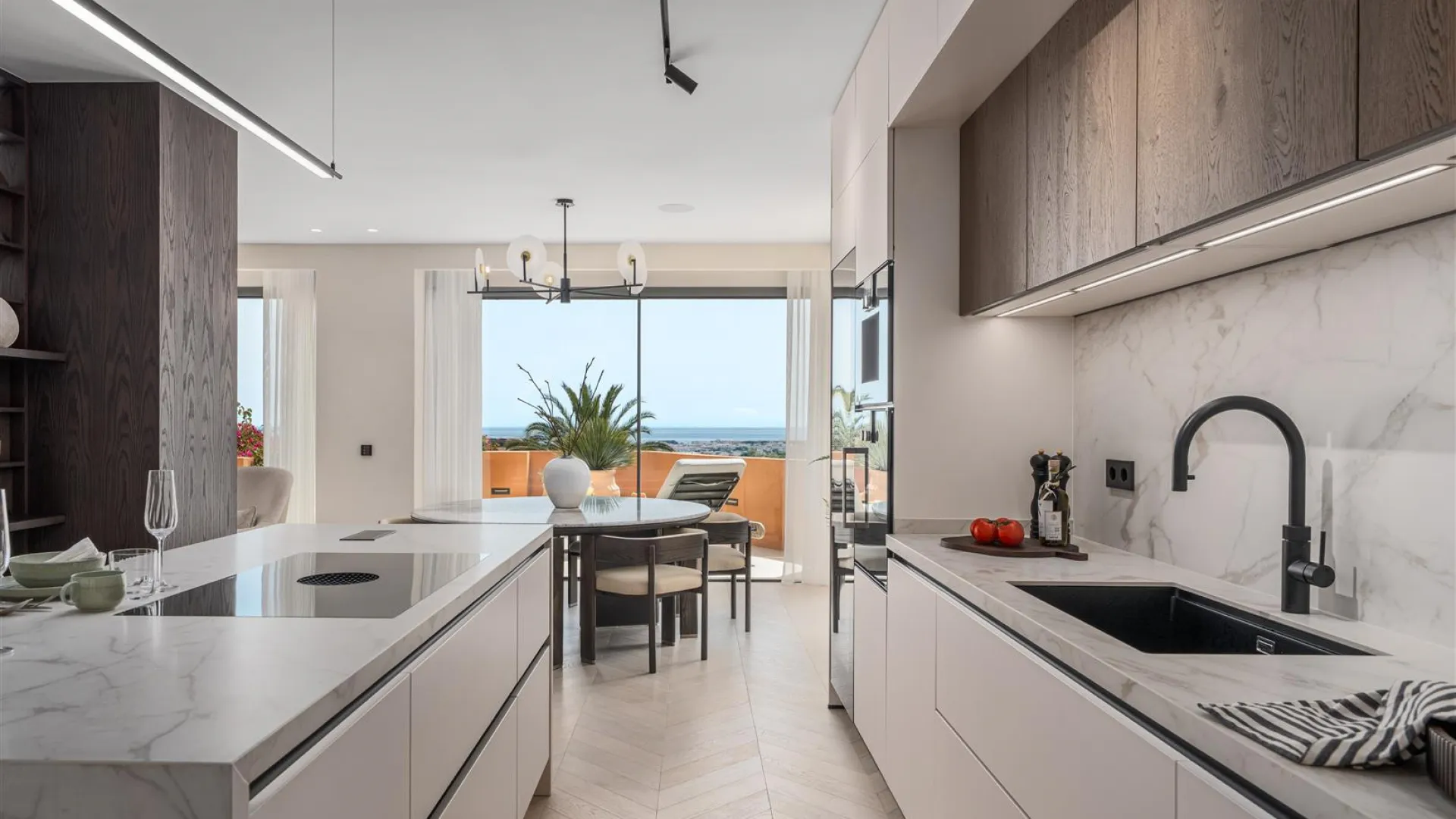 4 bedrooms ground floor apartment for sale in Les Belvederes