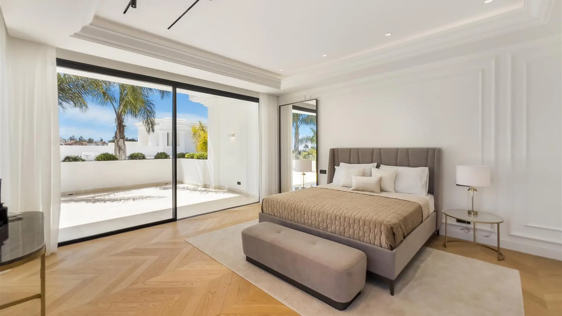 Villa a la venta en Las Lomas del Marbella Club