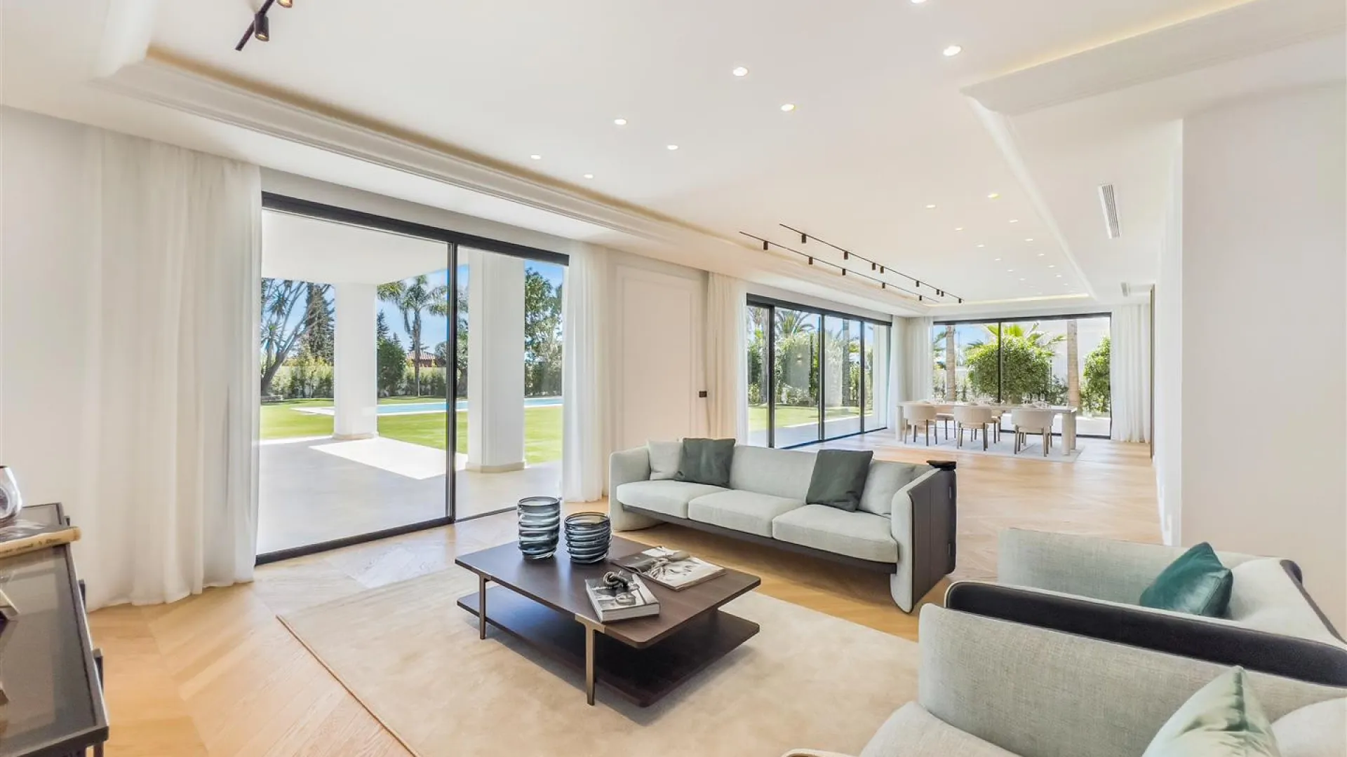 Villa a la venta en Las Lomas del Marbella Club