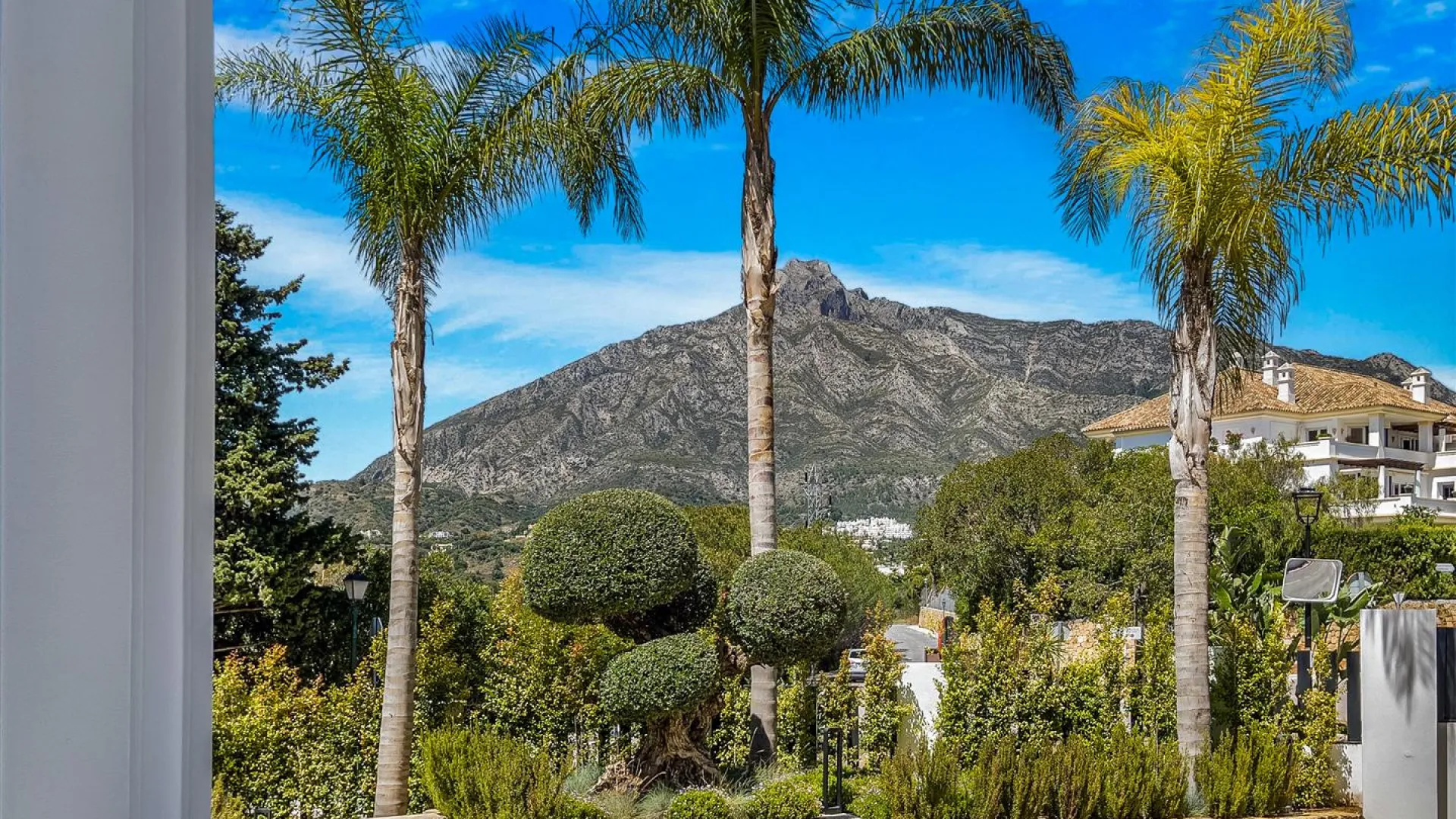 Villa a la venta en Las Lomas del Marbella Club