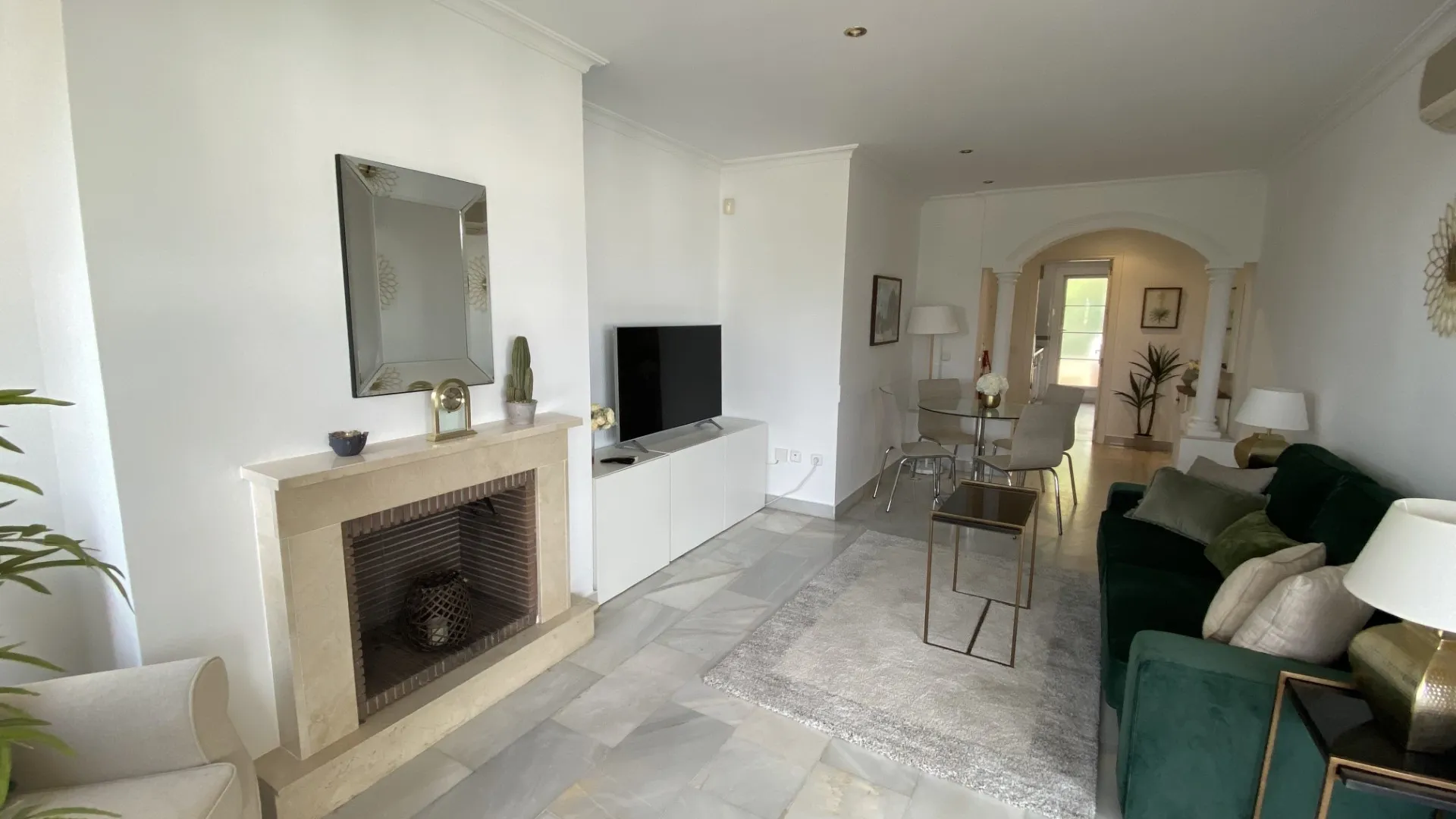 For sale 2 bedrooms apartment in Señorio de Aloha