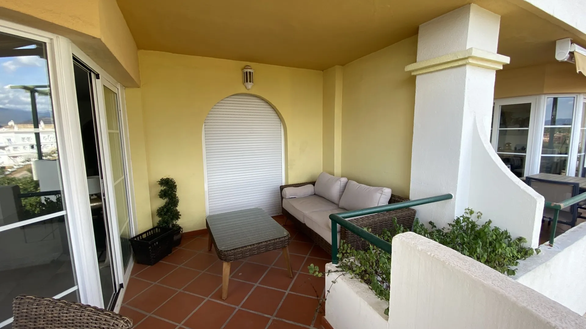 For sale 2 bedrooms apartment in Señorio de Aloha