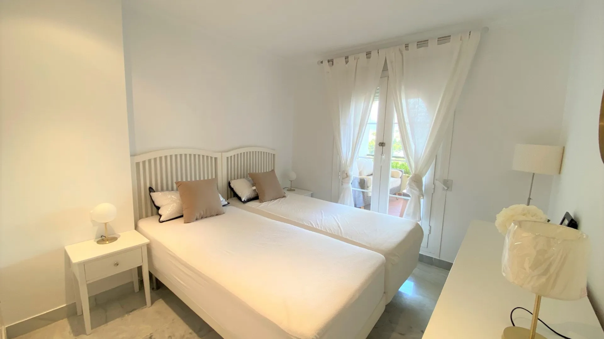 For sale 2 bedrooms apartment in Señorio de Aloha