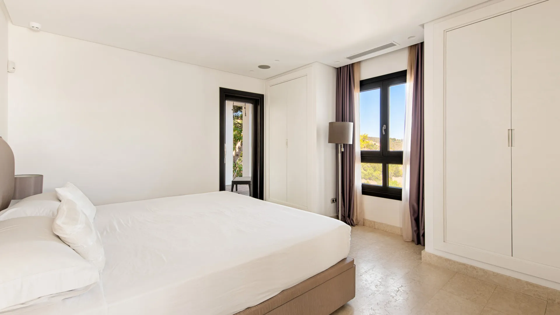 Los Altos de los Monteros villa for sale