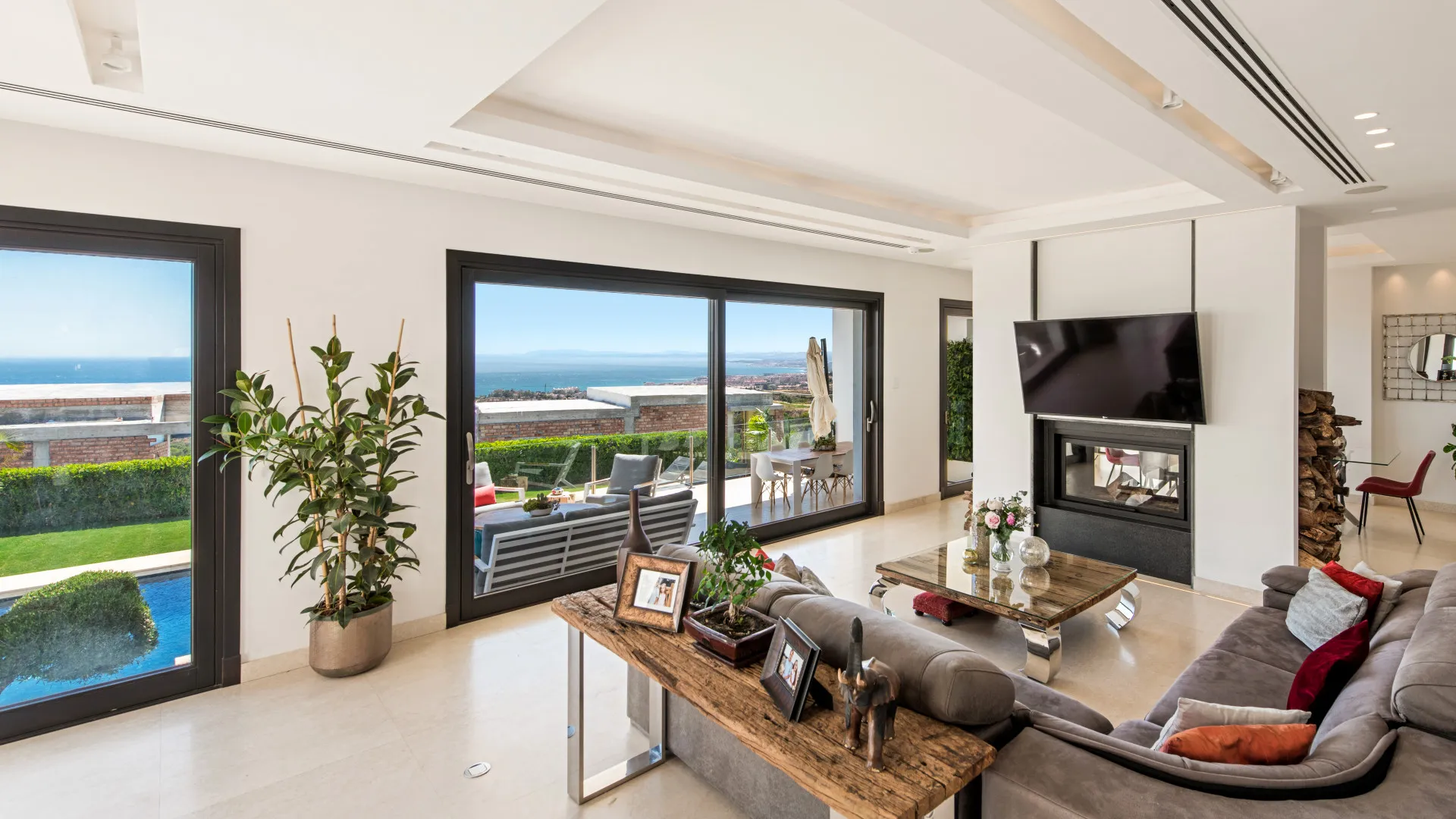 Los Altos de los Monteros villa for sale