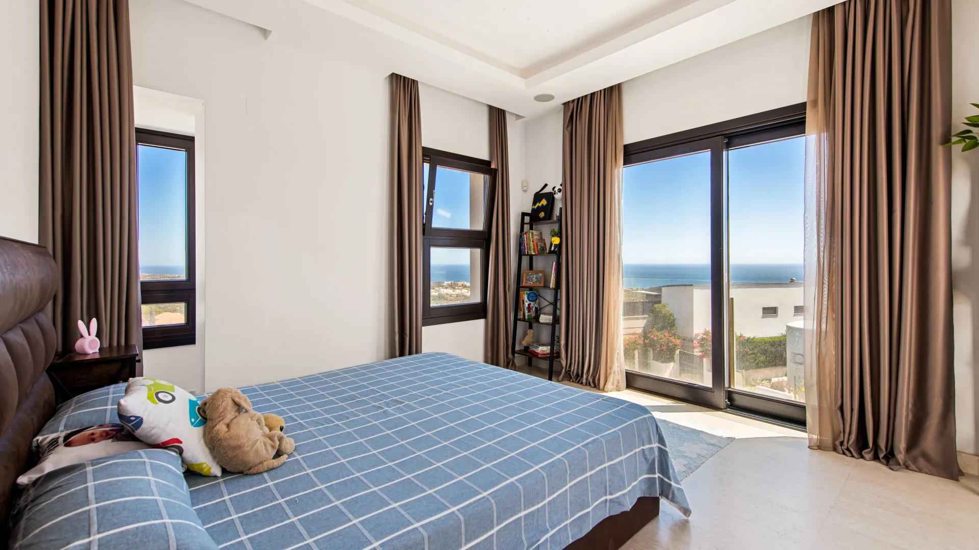 Los Altos de los Monteros villa for sale