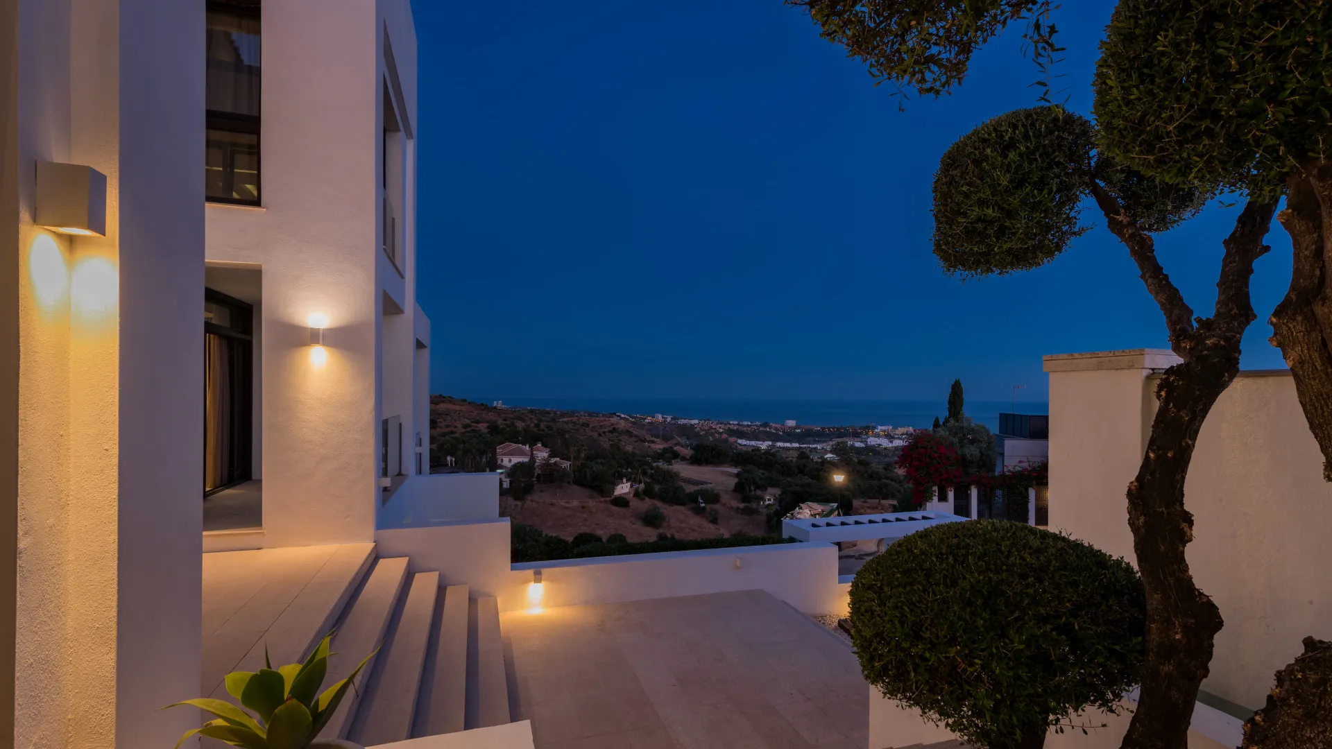 Los Altos de los Monteros villa for sale