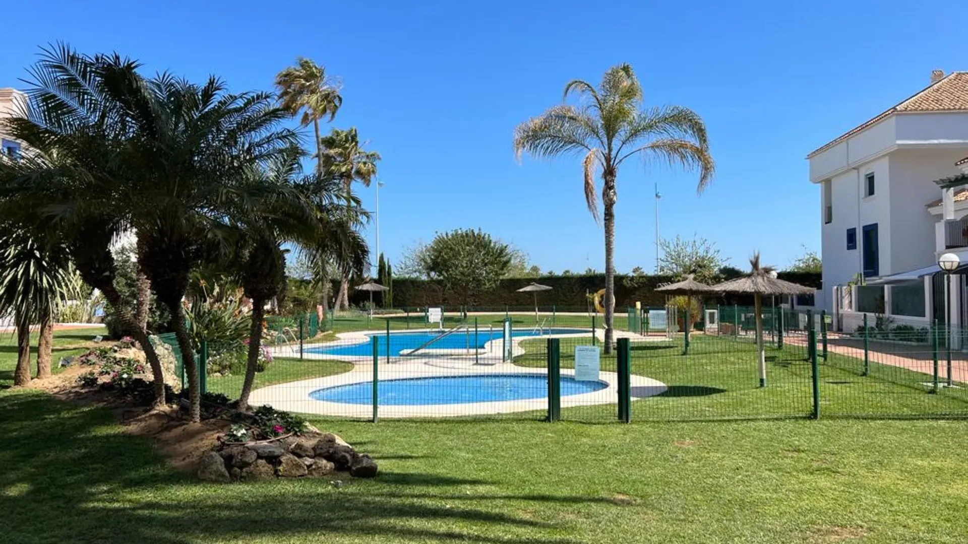 Se vende apartamento planta baja en Las Arenas