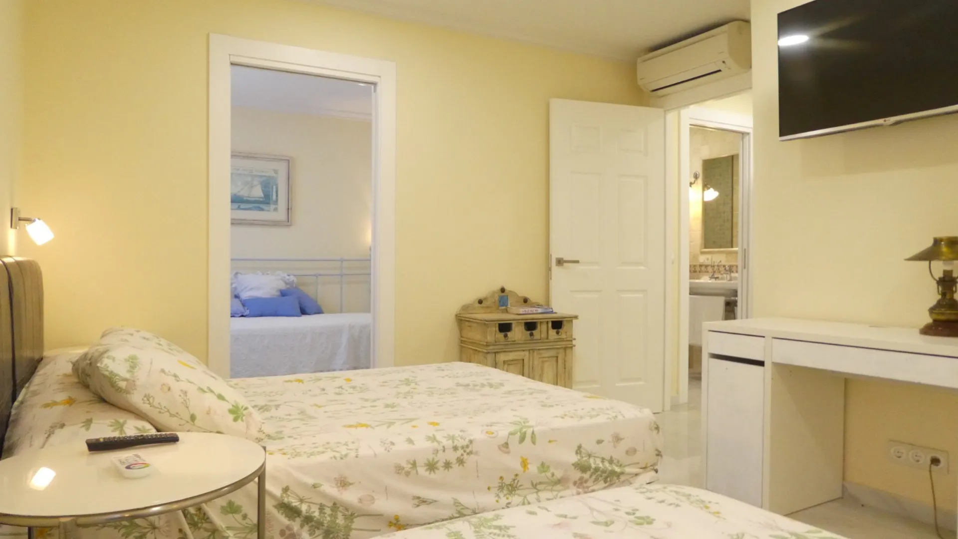 4 bedrooms villa for sale in Nueva Andalucia