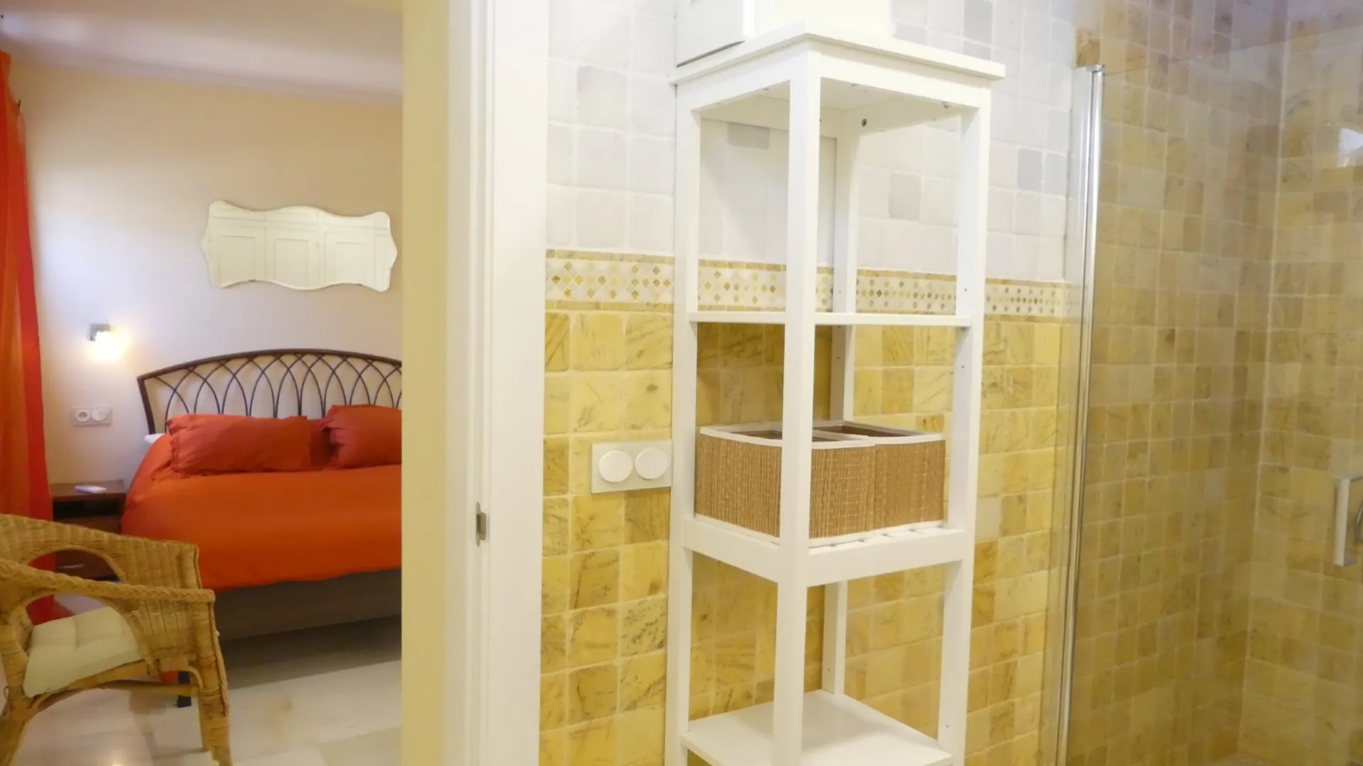 4 bedrooms villa for sale in Nueva Andalucia