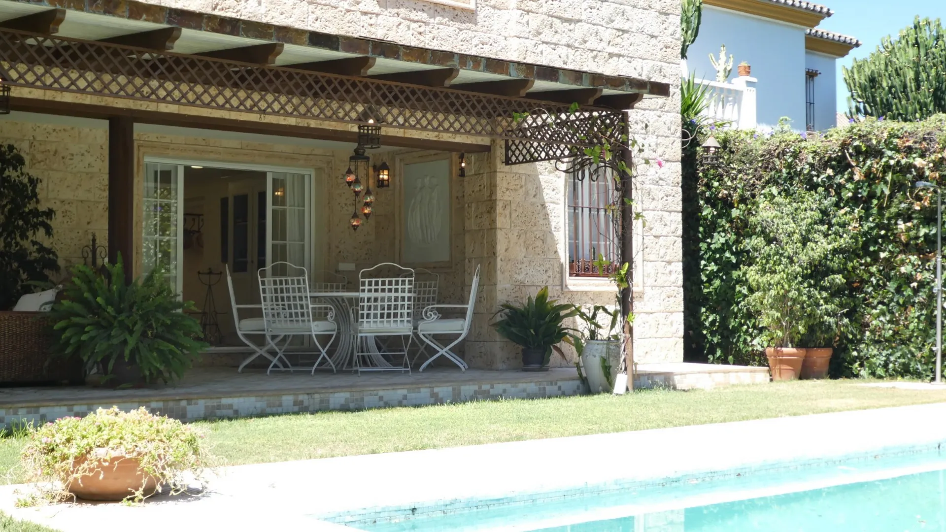 4 bedrooms villa for sale in Nueva Andalucia