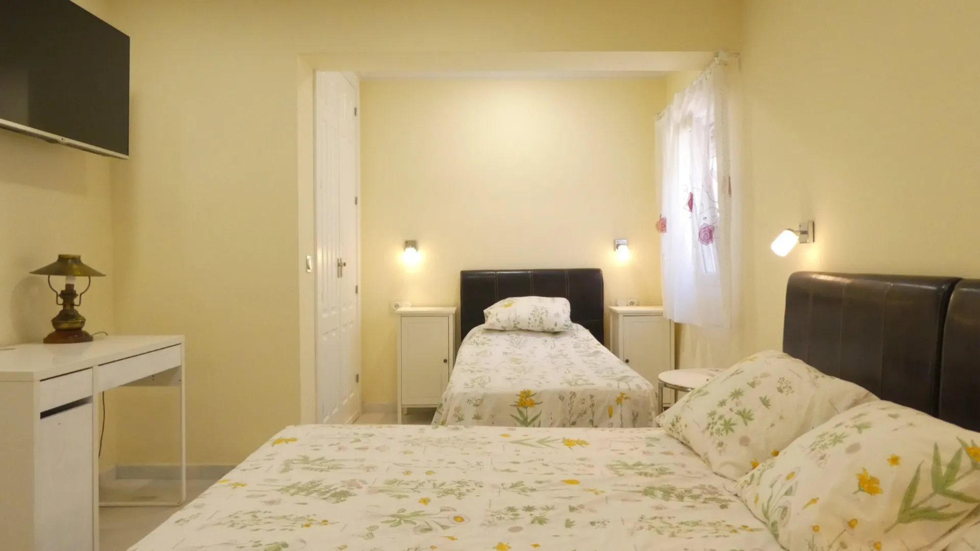 4 bedrooms villa for sale in Nueva Andalucia