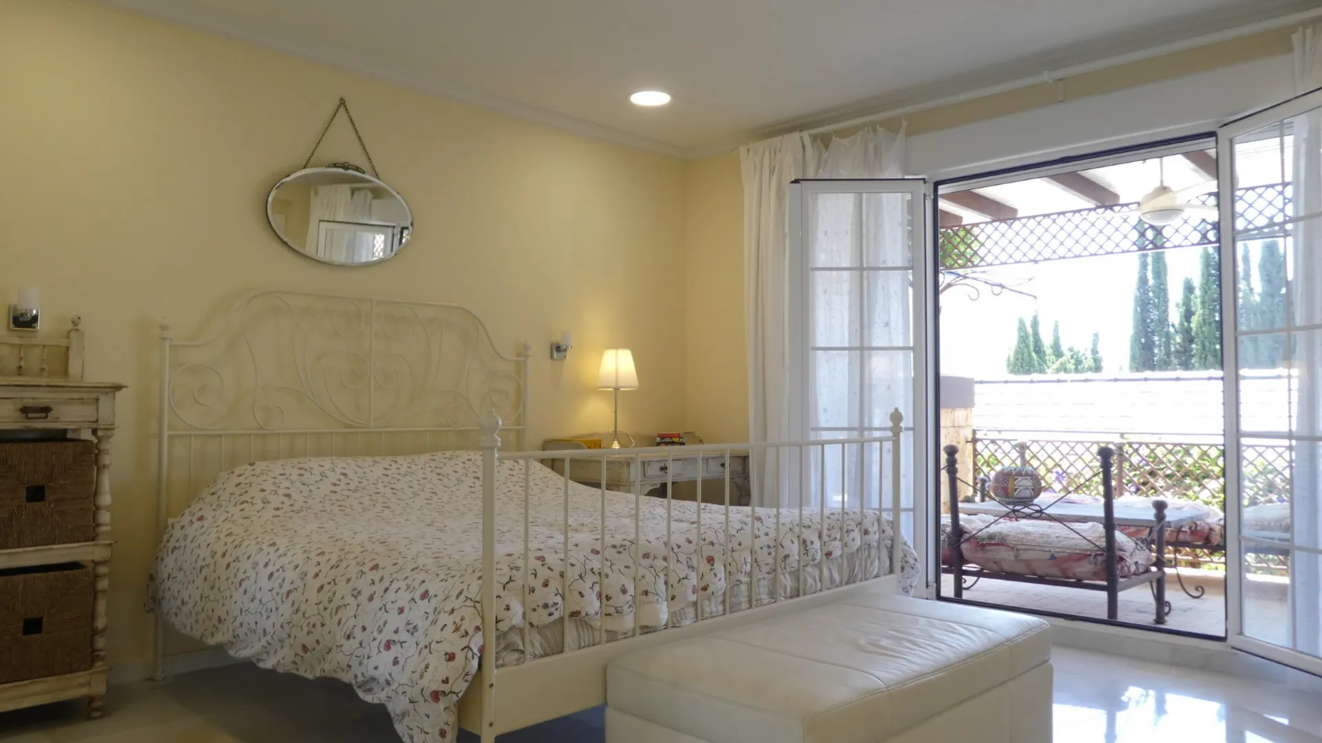 4 bedrooms villa for sale in Nueva Andalucia