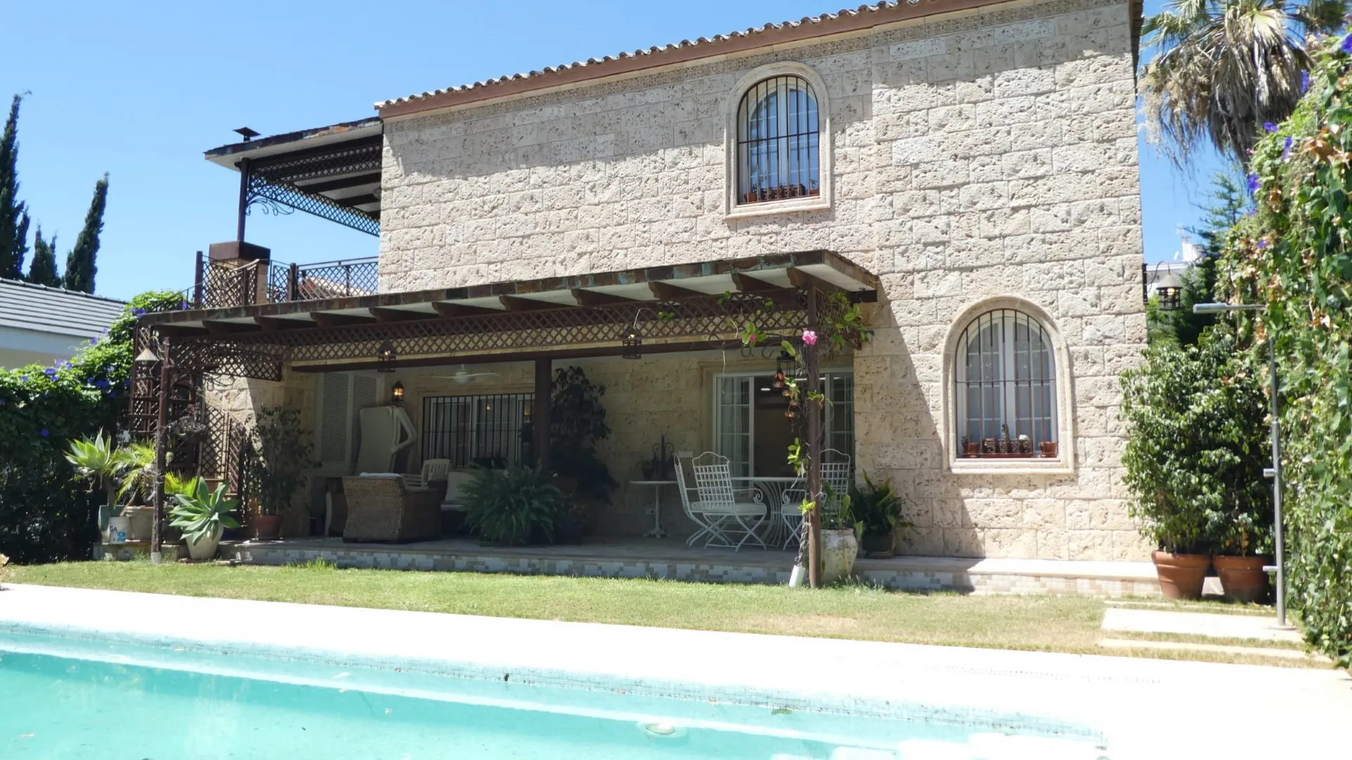 4 bedrooms villa for sale in Nueva Andalucia