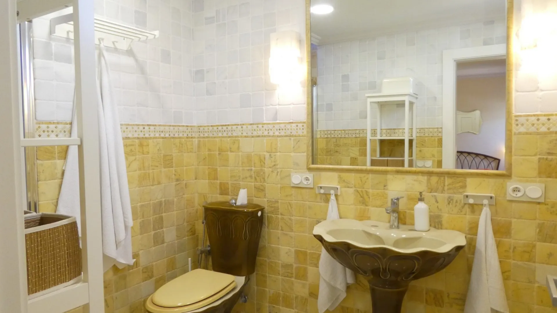 4 bedrooms villa for sale in Nueva Andalucia
