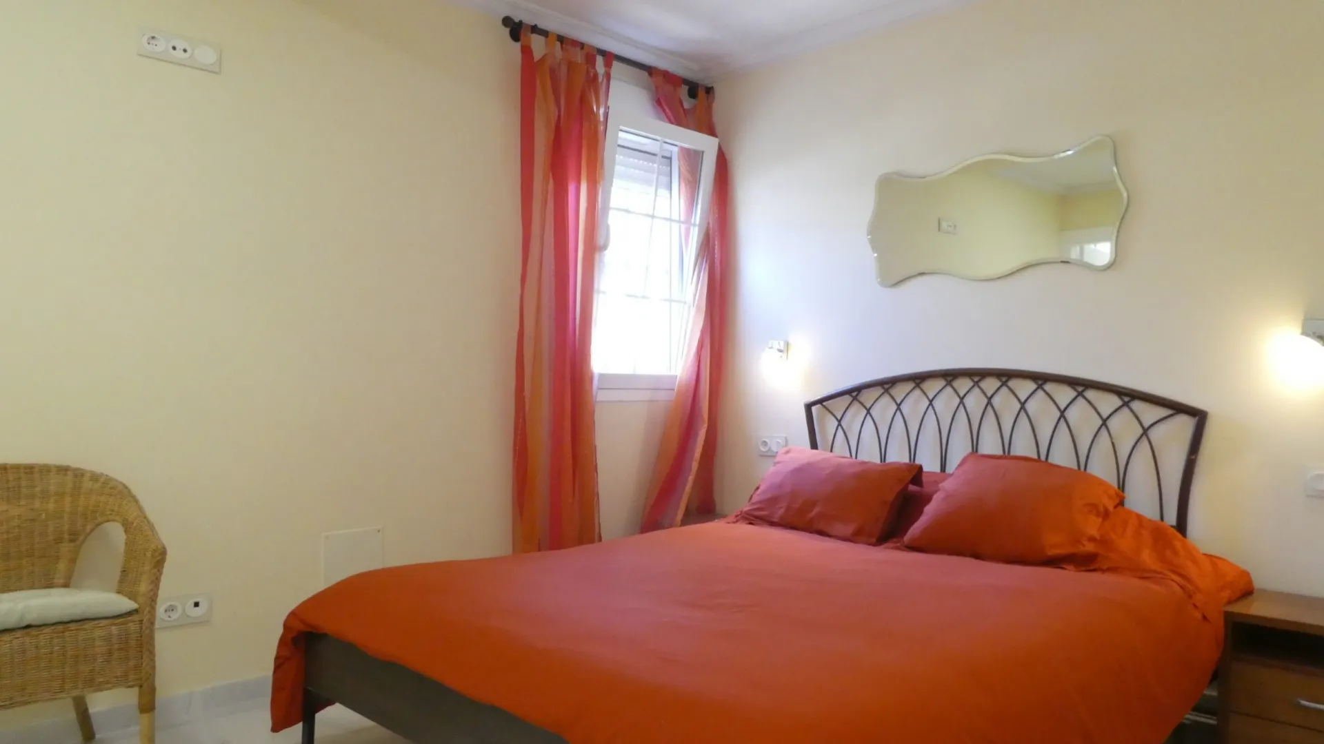 4 bedrooms villa for sale in Nueva Andalucia