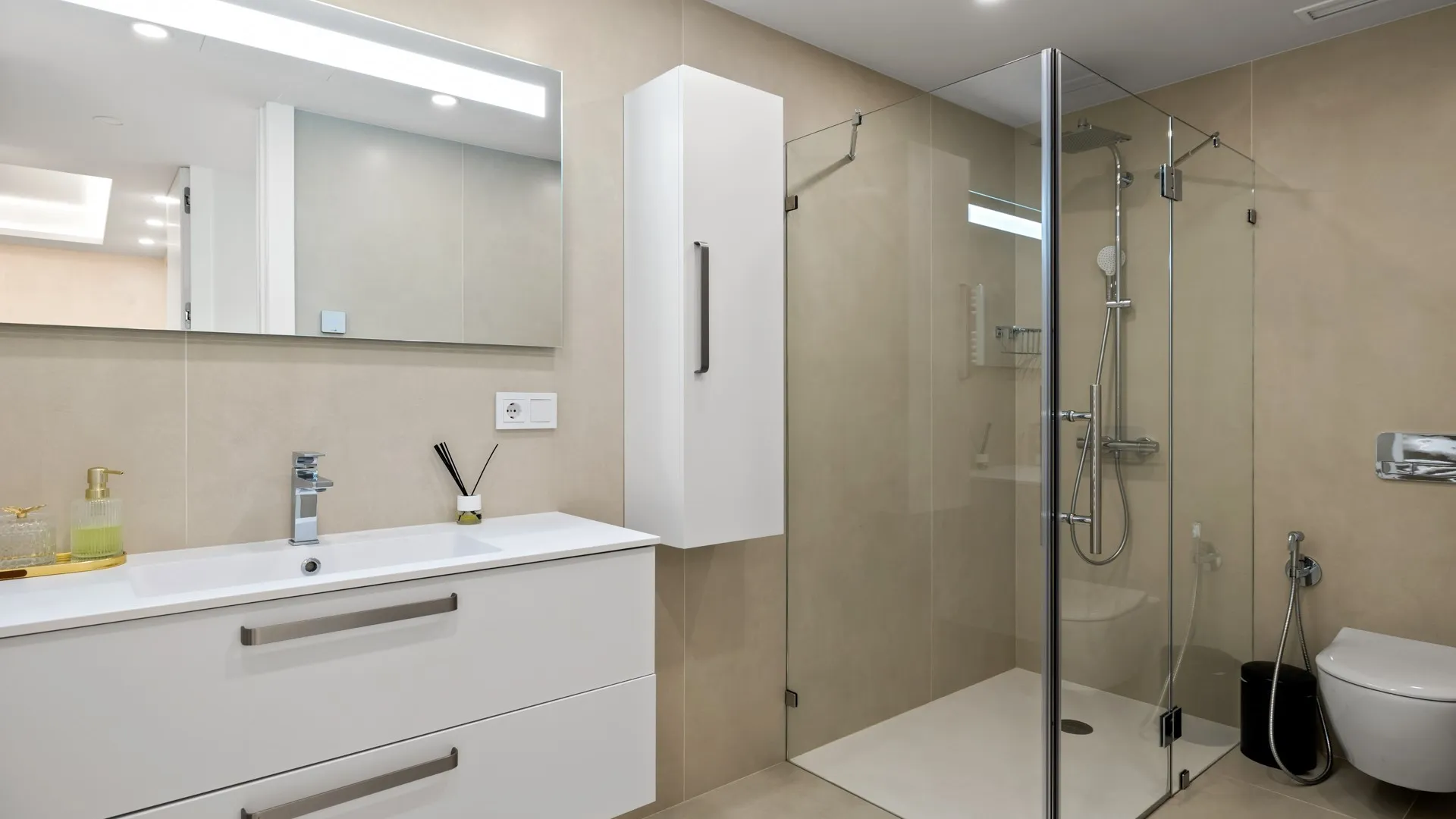For sale 9 Lions Residences 7 bedrooms apartment