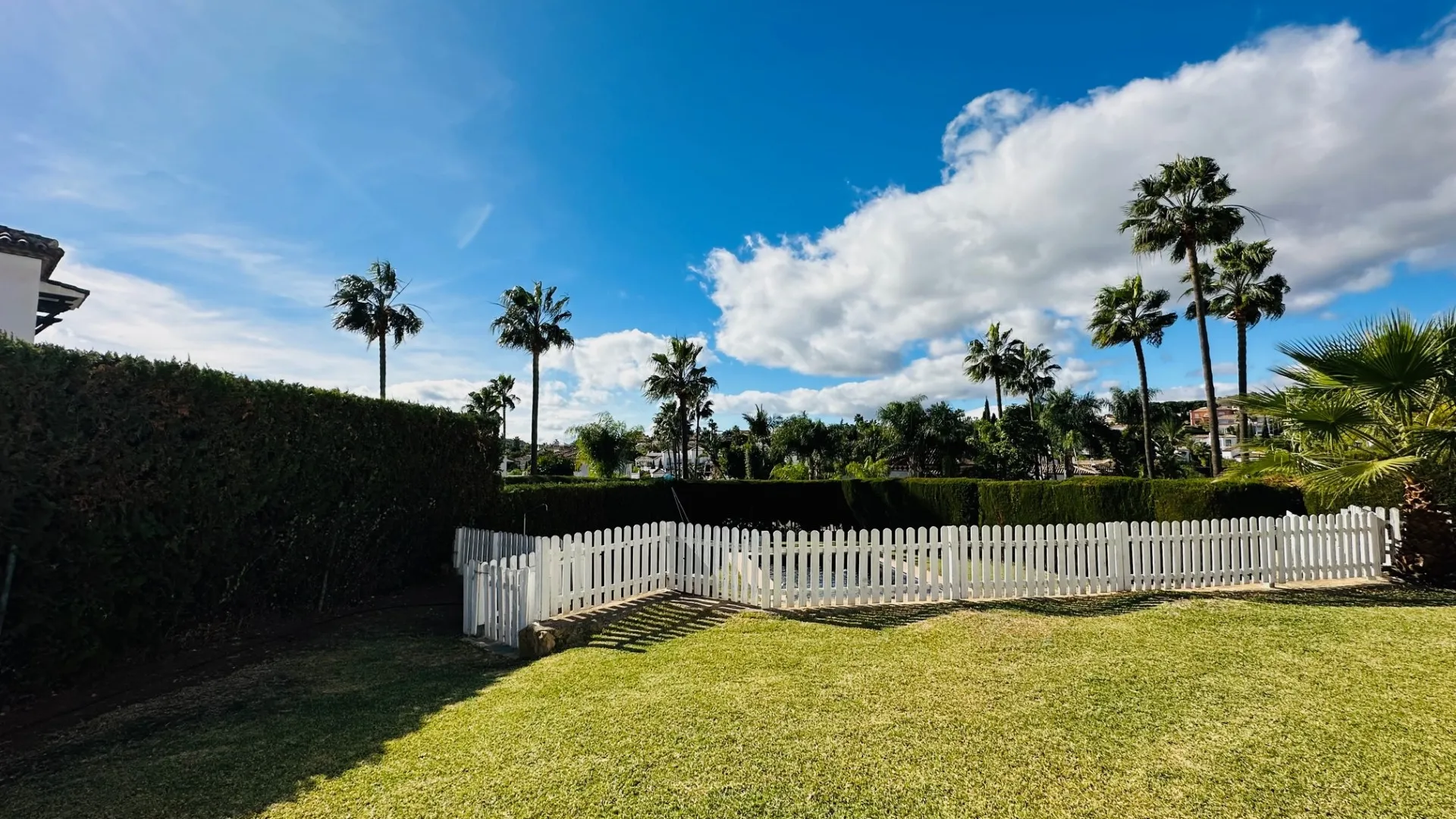 5 bedrooms villa in Marbella Country Club for sale