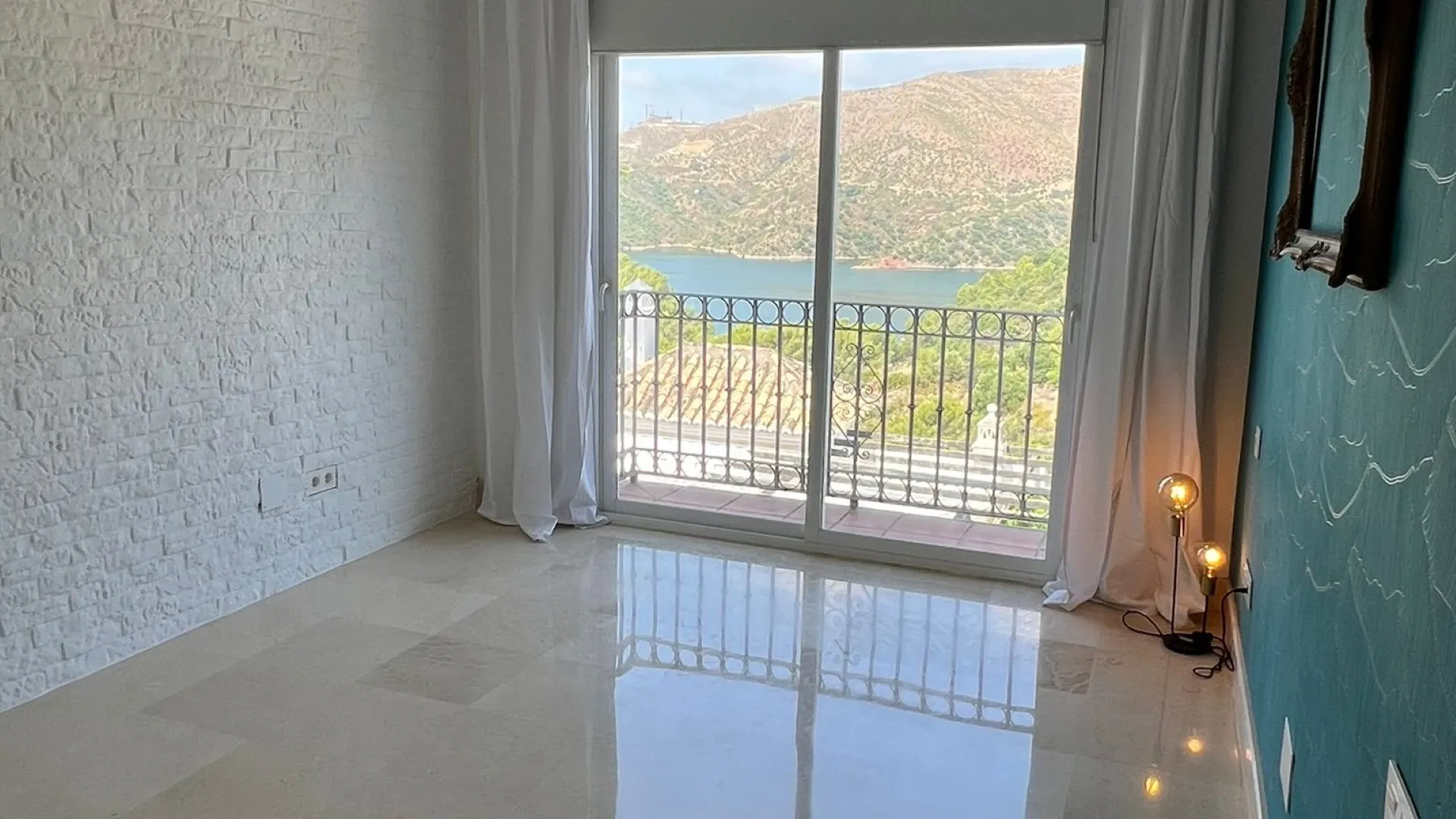 Zahara de Istan, adosado con 3 dormitorios en venta