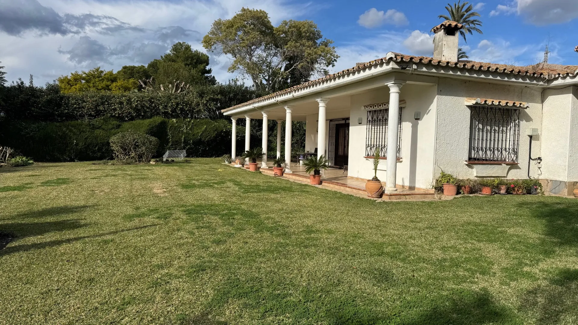 Paraiso Medio villa for sale