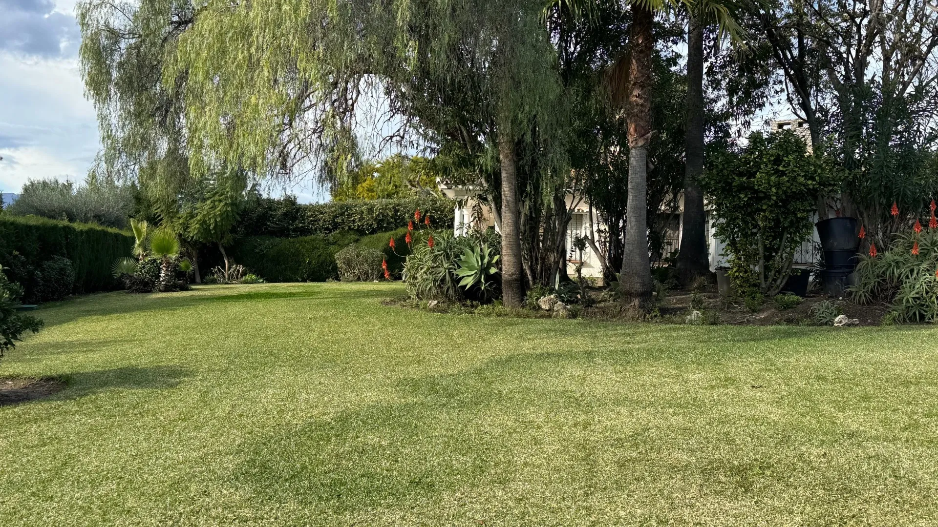 Paraiso Medio villa for sale