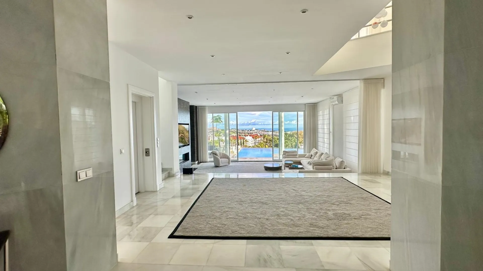 Villa con 4 dormitorios en venta en El Herrojo