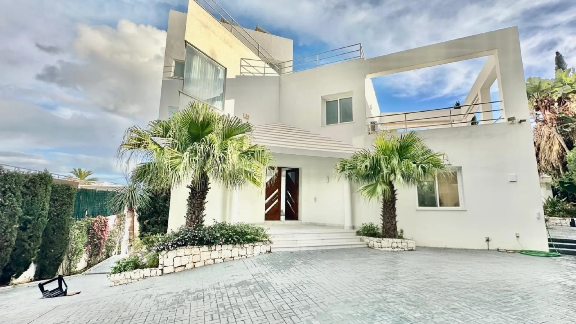 Villa con 4 dormitorios en venta en El Herrojo