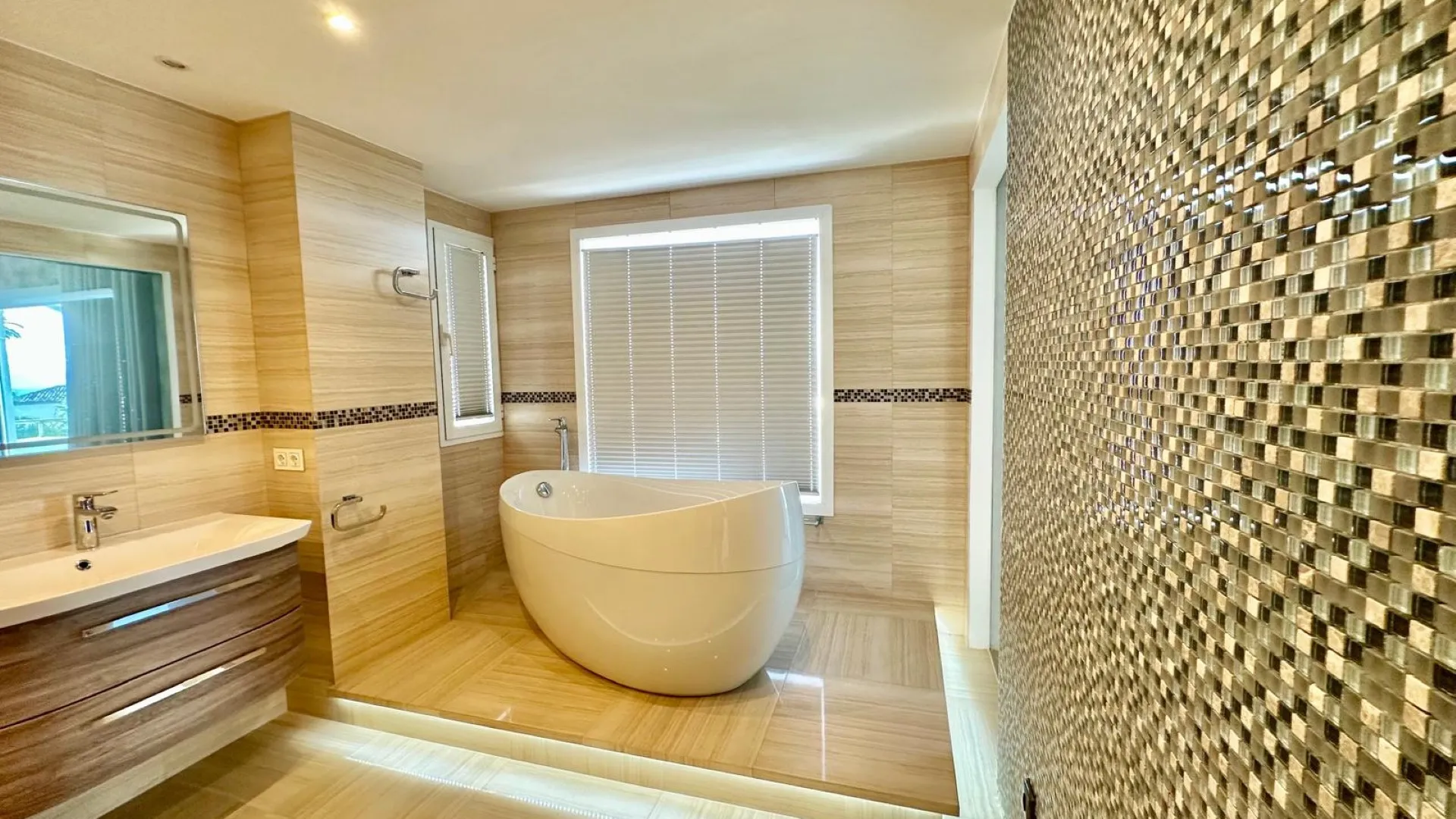 Villa con 4 dormitorios en venta en El Herrojo