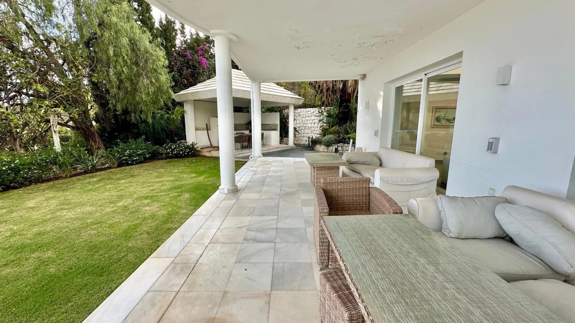 Villa con 4 dormitorios en venta en El Herrojo