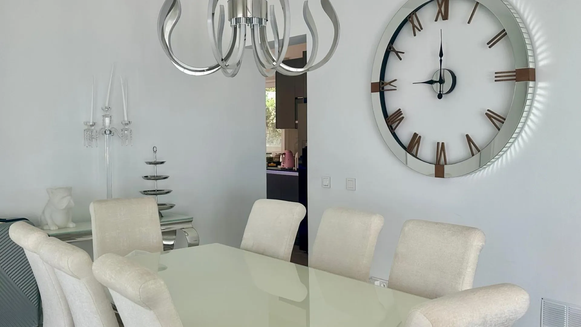 Villa con 4 dormitorios en venta en El Herrojo